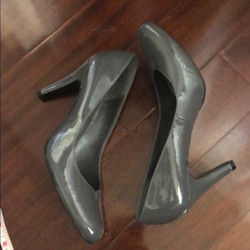 Apt 9 Gray Patent Leather Heels